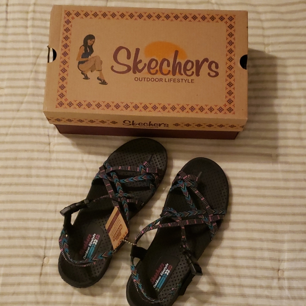 NWT Skechers Outdoor Reggaes